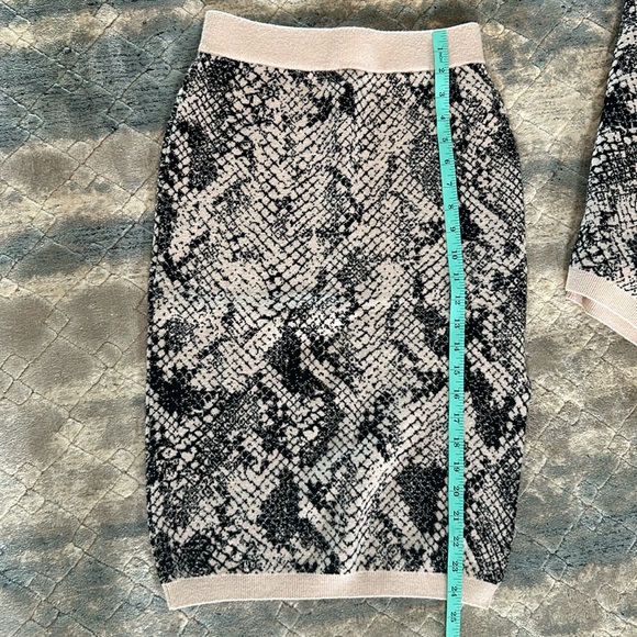 Two Piece Sweater Skirt Set - Picture 7 of 8